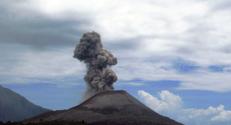 Vulkanische Aktivität des Anak Krakatau, 2008. Foto: flydime/CC BY 2.0